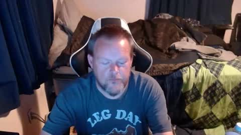 Snapshot of pecker40 chatting on 12/10/24, 02:27 pecker40 online show from 12/10/24, 02:27