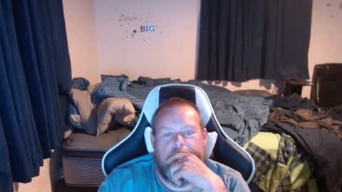 Snapshot of pecker40 chatting on 01/27/25, 01:16 pecker40 online show from 01/27/25, 01:16