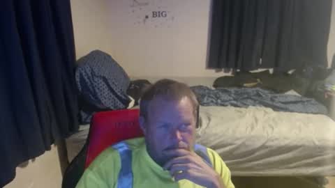 Snapshot of pecker40 chatting on 05/04/26, 12:28 pecker40 online show from 05/04/26, 12:28