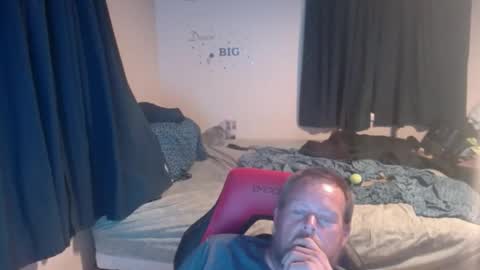 Snapshot of pecker40 chatting on 05/18/26, 04:07 pecker40 online show from 05/18/26, 04:07