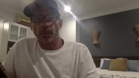 pedro________8 online show from 01/04/25, 08:39