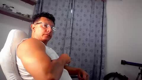 Snapshot of pedro_picapica chatting on 10/24/25, 02:41 Pedro online show from 10/24/25, 02:41