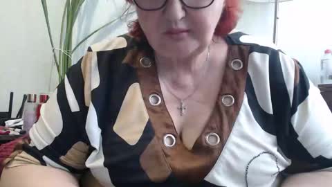 Snapshot of peggysoft chatting on 05/13/26, 10:12 PeggySoft online show from 05/13/26, 10:12