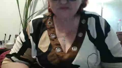 Snapshot of peggysoft chatting on 05/27/26, 07:00 PeggySoft online show from 05/27/26, 07:00