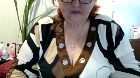 Snapshot of peggysoft chatting on 06/06/26, 04:55 PeggySoft online show from 06/06/26, 04:55