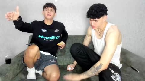 Snapshot of pelusos_mens chatting on 02/12/26, 01:50 CAIN-19 ALLEN-18 RONALD-18 AUSTIN-18 MOD DANTE online show from 02/12/26, 01:50