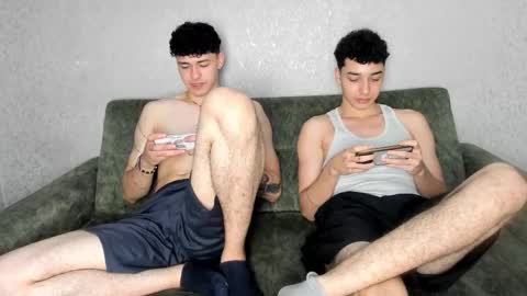 Snapshot of pelusos_mens chatting on 02/19/26, 06:48 CAIN-19 ALLEN-18 RONALD-18 AUSTIN-18 MOD DANTE online show from 02/19/26, 06:48