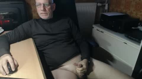 Pemue65 online show from 12/16/25, 07:24