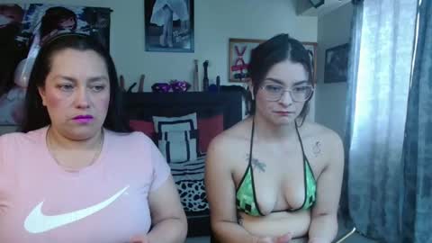 Snapshot of penelopeandmarilyn chatting on 06/10/26, 02:16 Penelope and my girlfriend Marilyn online show from 06/10/26, 02:16
