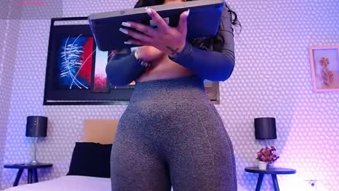 Penelope  Lets get to 100 hands up  online show from 04/10/26, 04:39