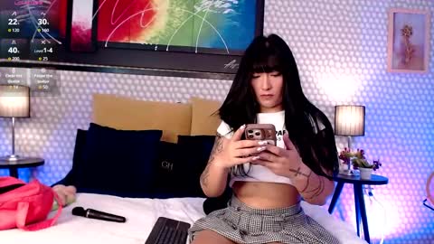 Penelope  Lets get to 100 hands up  online show from 05/17/26, 04:10