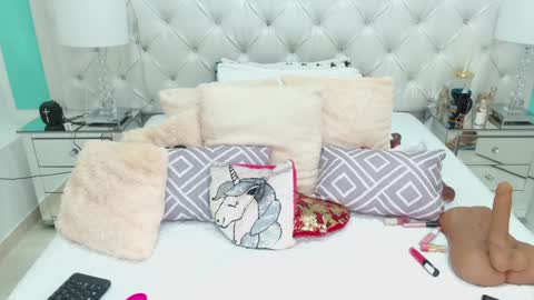 Snapshot of penelopelaurent chatting on 01/23/25, 03:32 Penelope Laurent online show from 01/23/25, 03:32