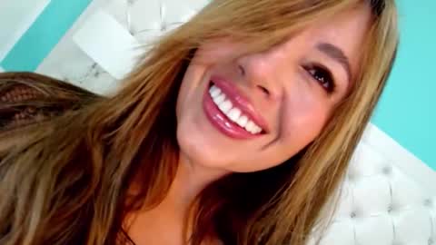 Snapshot of penelopelaurent chatting on 11/08/25, 12:49 Penelope Laurent online show from 11/08/25, 12:49