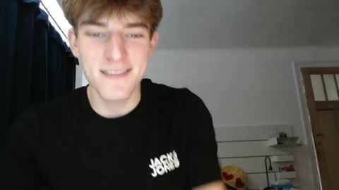 Snapshot of pepito1083 chatting on 12/07/24, 01:07 cutebelgianboy online show from 12/07/24, 01:07