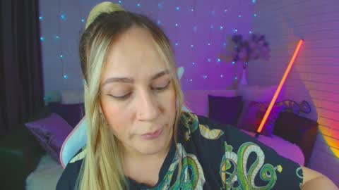 Dia  online show from 01/20/25, 05:27