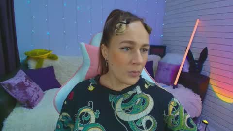 Dia  online show from 02/15/25, 08:54