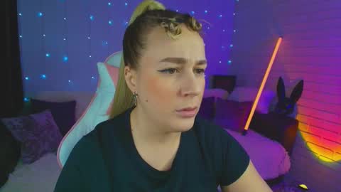 Dia  online show from 02/21/25, 10:37