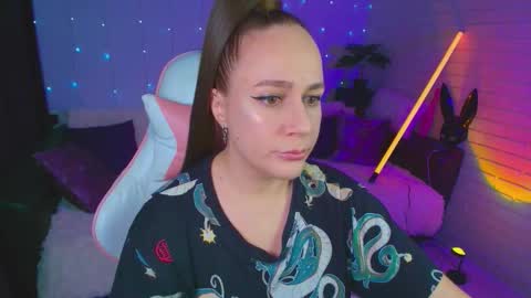 Dia  online show from 11/05/25, 02:33