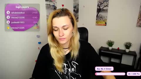 Mia online show from 10/28/25, 07:12