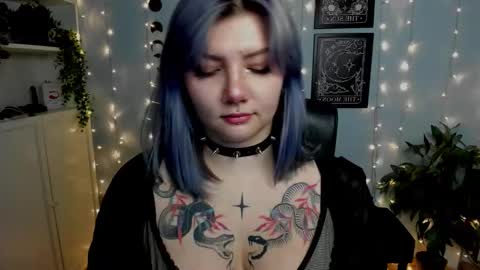 Gabbie online show from 11/11/25, 10:43