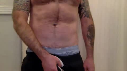 Snapshot of perfectfit1990 chatting on 12/06/24, 06:17 perfectfit1990 online show from 12/06/24, 06:17