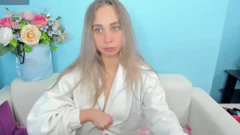 Snapshot of perfectjulia chatting on 05/12/26, 02:03 Julia online show from 05/12/26, 02:03