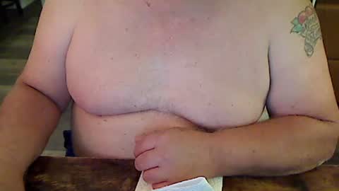 Snapshot of perfecto1957 chatting on 01/10/25, 12:47 perfecto1957 online show from 01/10/25, 12:47