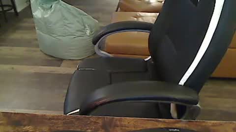 Snapshot of perfecto1957 chatting on 01/11/25, 01:11 perfecto1957 online show from 01/11/25, 01:11