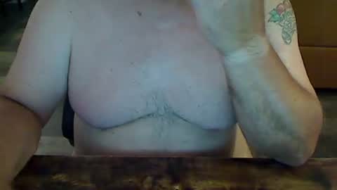 Snapshot of perfecto1957 chatting on 10/16/25, 03:35 perfecto1957 online show from 10/16/25, 03:35