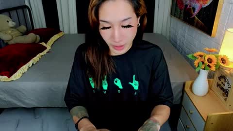 Chloe online show from 10/27/25, 12:58