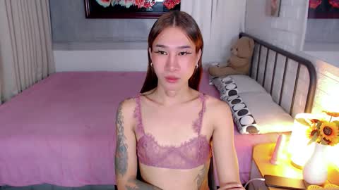 Chloe online show from 11/28/25, 09:17