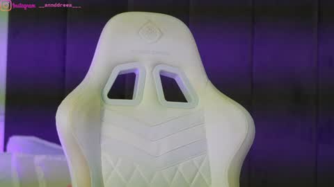 Dee online show from 12/22/25, 04:26