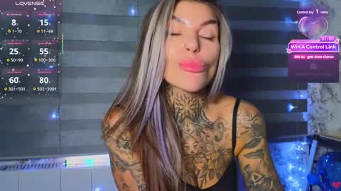 Snapshot of perfecttbaby77n chatting on 03/03/25, 12:27 Anna online show from 03/03/25, 12:27