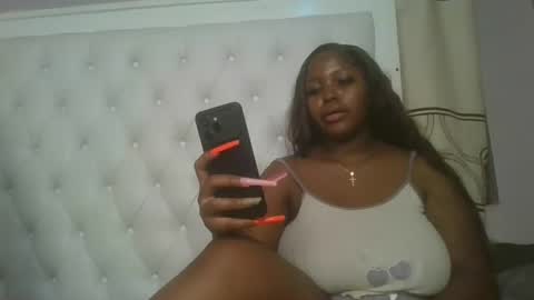 Snapshot of periwinkle20 chatting on 02/04/26, 06:47 Taurus online show from 02/04/26, 06:47