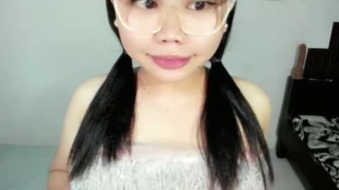 Snapshot of perky_rica chatting on 10/22/25, 08:14 island girl online show from 10/22/25, 08:14