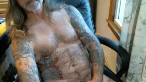 Snapshot of perkymalenipples chatting on 12/24/24, 09:44 perkymalenipples online show from 12/24/24, 09:44