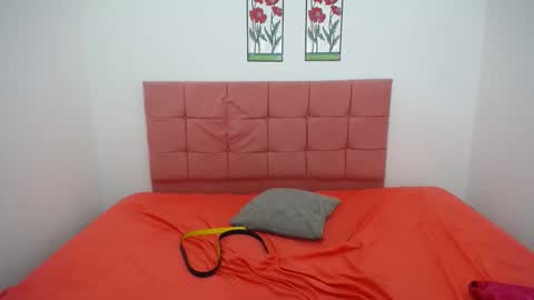 perla online show from 12/06/24, 06:04