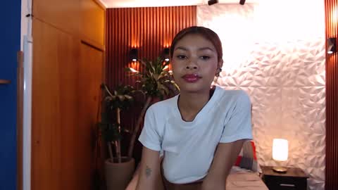 Snapshot of perla_st chatting on 03/12/25, 06:22 Perla online show from 03/12/25, 06:22