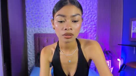 Snapshot of perla_st chatting on 10/28/25, 07:05 Perla online show from 10/28/25, 07:05