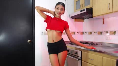 Snapshot of perla_st chatting on 10/30/25, 04:08 Perla online show from 10/30/25, 04:08