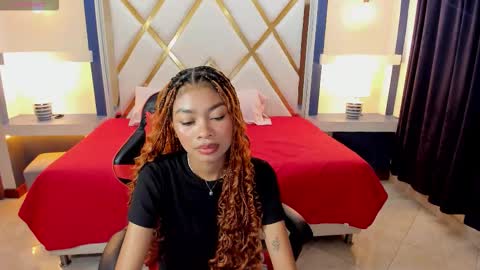 Snapshot of perla_st chatting on 11/01/25, 05:26 Perla online show from 11/01/25, 05:26