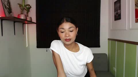 Snapshot of perla_st chatting on 11/08/25, 07:23 Perla online show from 11/08/25, 07:23