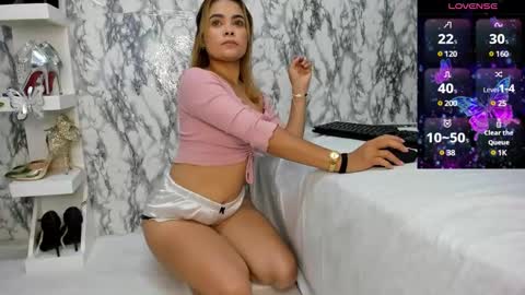 Perla Thompson online show from 02/16/25, 09:59