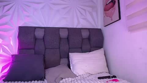  PERLA online show from 04/22/26, 06:42