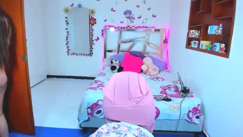 PERLA online show from 10/16/25, 08:15