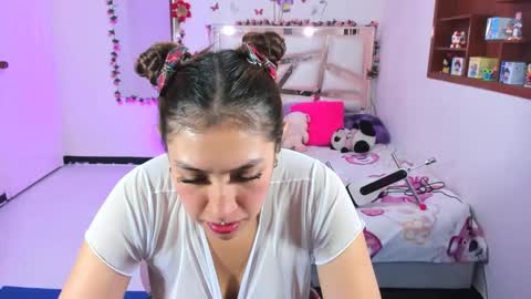 PERLA online show from 11/22/25, 03:16