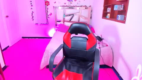 PERLA online show from 04/17/26, 03:09