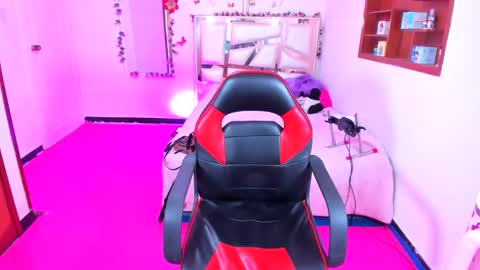 PERLA online show from 04/18/26, 07:07