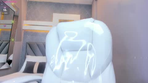 Snapshot of perlaevansx chatting on 02/13/25, 11:26 PERLA online show from 02/13/25, 11:26