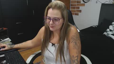 goloza online show from 11/18/25, 03:12